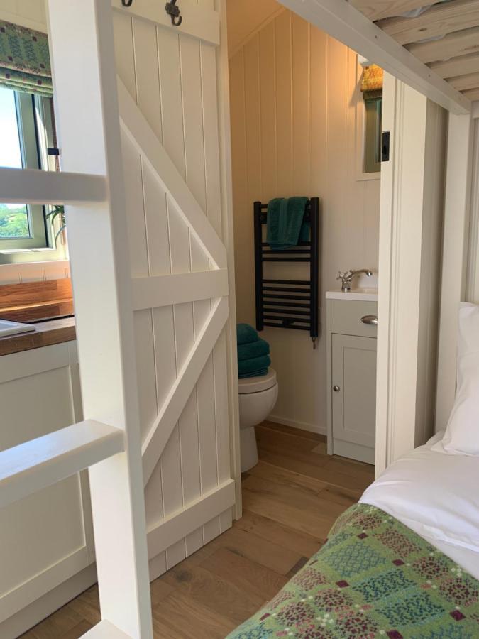 The Woolly Sheep Shepherd Huts Whitland Exterior foto
